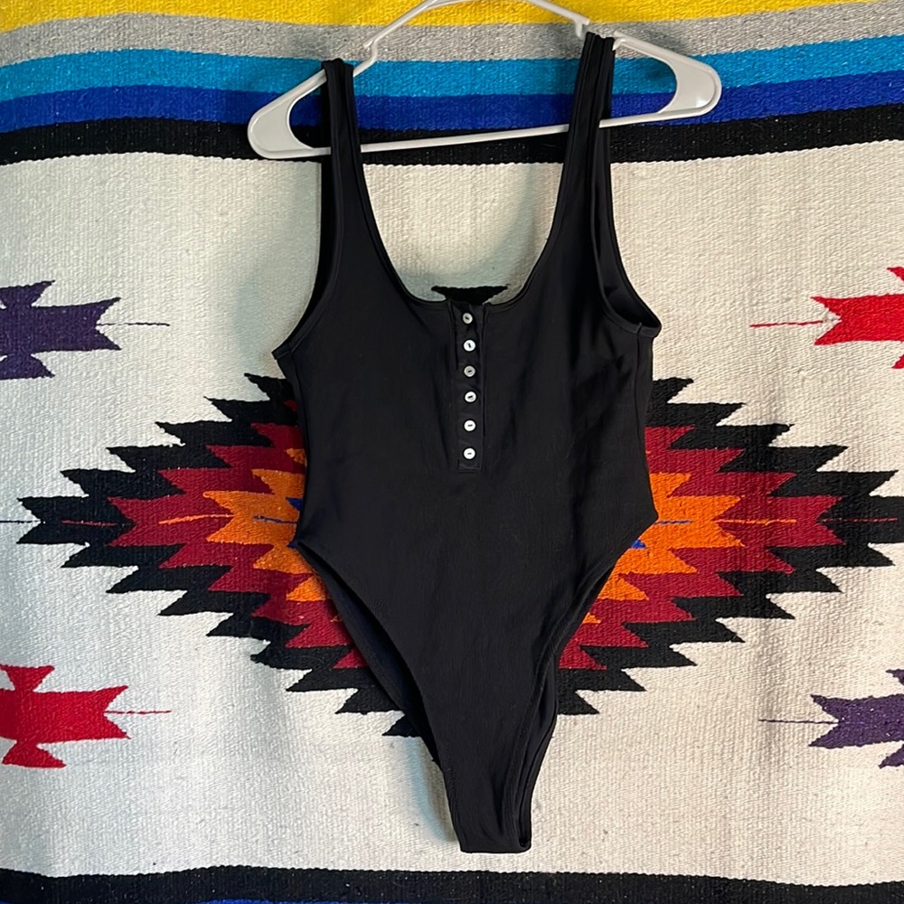 FINAL MARKDOWN Beach Bunny ribbed swimsuit